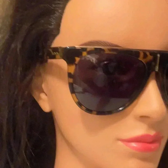 Balmain BL2105 05 Tortoise Brown Gold Sunglasses Brown Lens
57-17 145 France main image 14